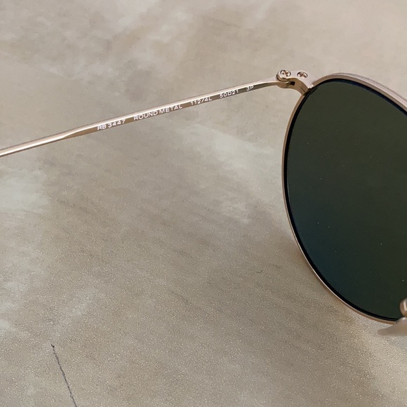 Ray Ban round metal polarized women’s sunglasses, gold frame, blue flash lenses - Picture 9 of 12